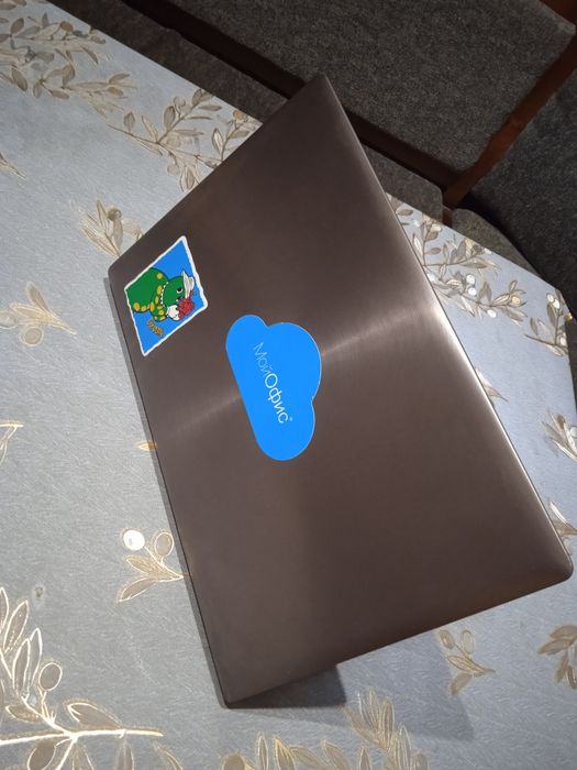 Asus Core i7 -6500U CPU 2.59 GHz