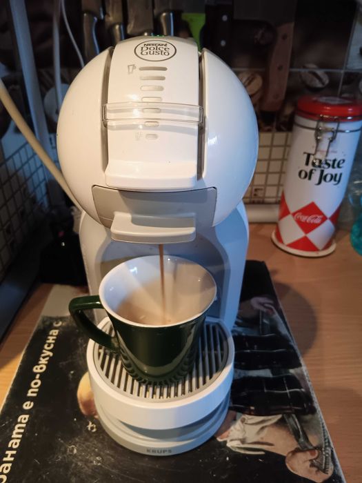Кафемашина Крупс нескафе долче густо