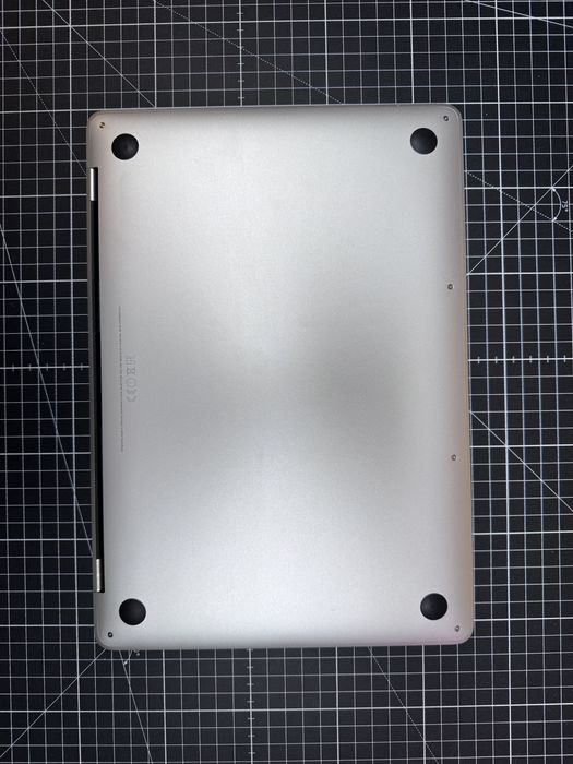 MacBook Pro 13” 2017 - i7, 16GB RAM, baterie noua, stare foarte bună