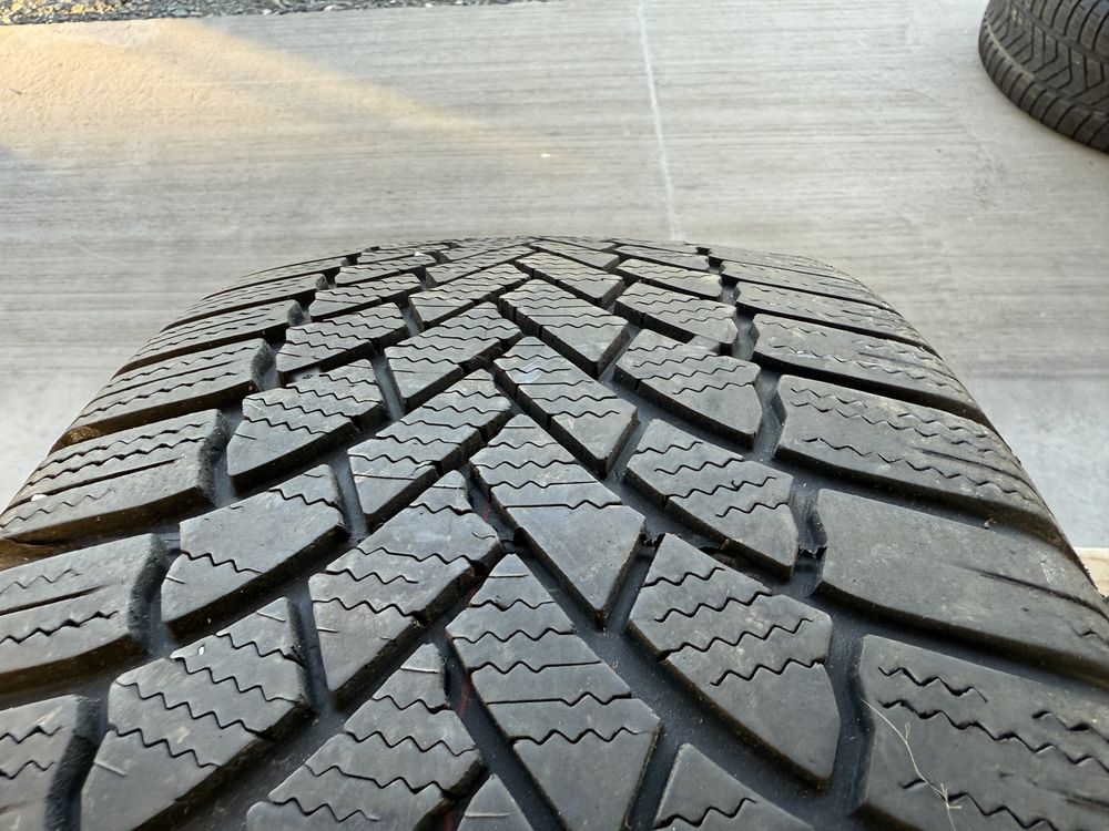 4бр. Зимни Гуми С Борд 235/55R/18 -BRIDGESTONE- DOT:3822- 5.7мм+5.3мм