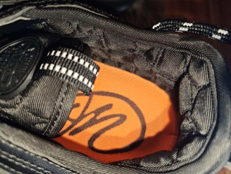 Versace chain Reaction black