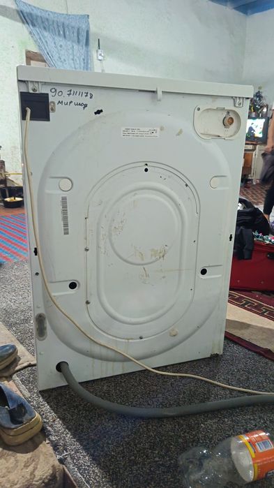 Indesit kir yuvish moshina sotiladi