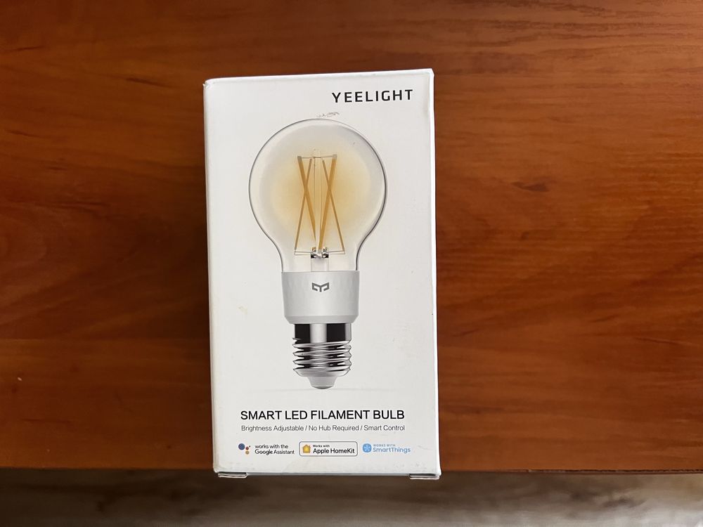 Xiaomi Mi LED Smart Bulb Крушка (COLOR) 2-PACK  и Yeelight Led 6W