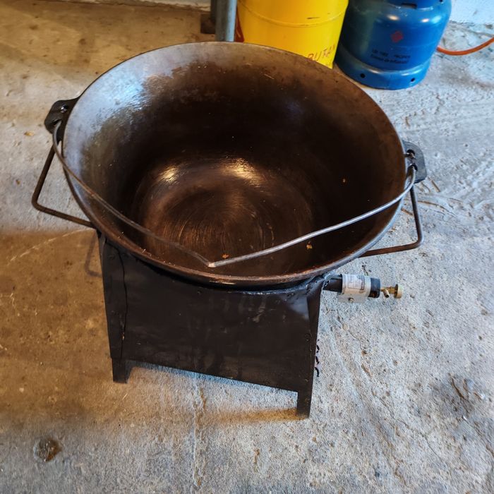 Vând ceaun fonta 22 litri