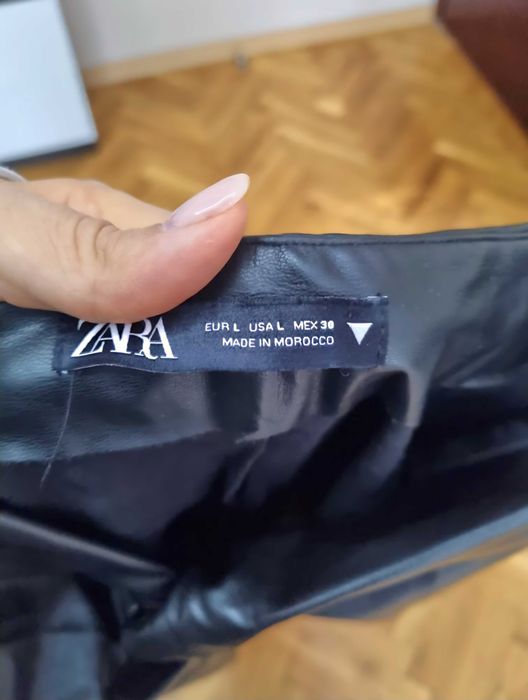Чисто нова черна дълга лъскава кожена пола "Zara" / "Зара", размер L