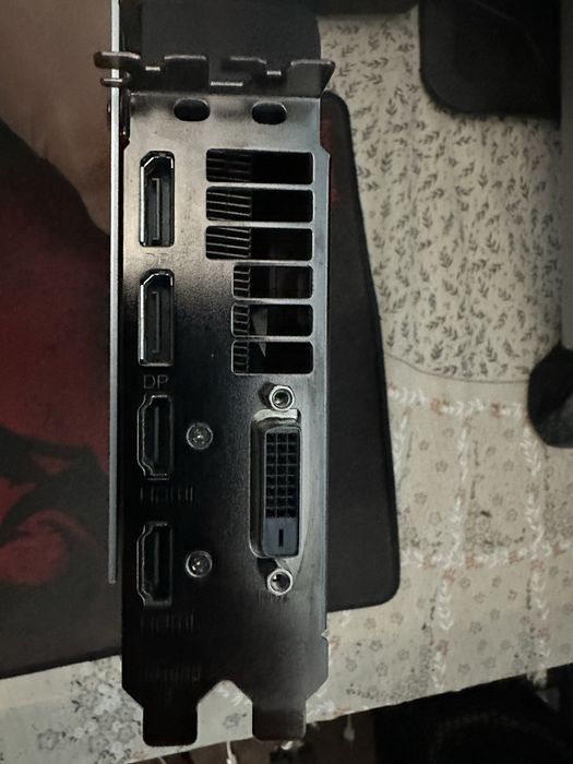 Vând Placa Video SAPPHIRE RX580 4GB