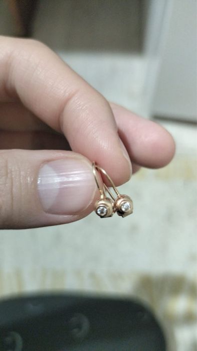 Детский сырга новый тагылмаган  алтын.