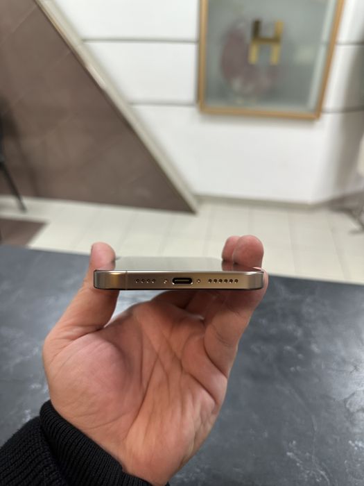 iPhone 16 Pro Max 256 Impecabil - Desert Titanium Neverlocked