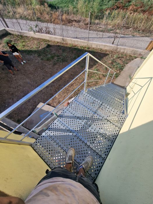 Scari metalice galvanizate