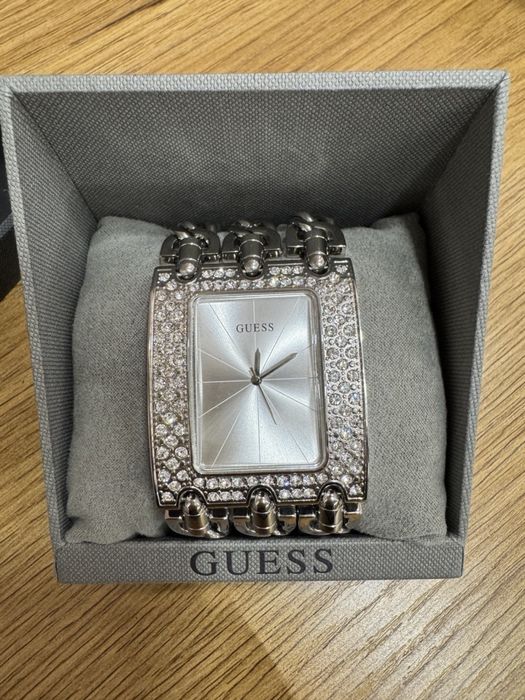 Часы Guess новые
