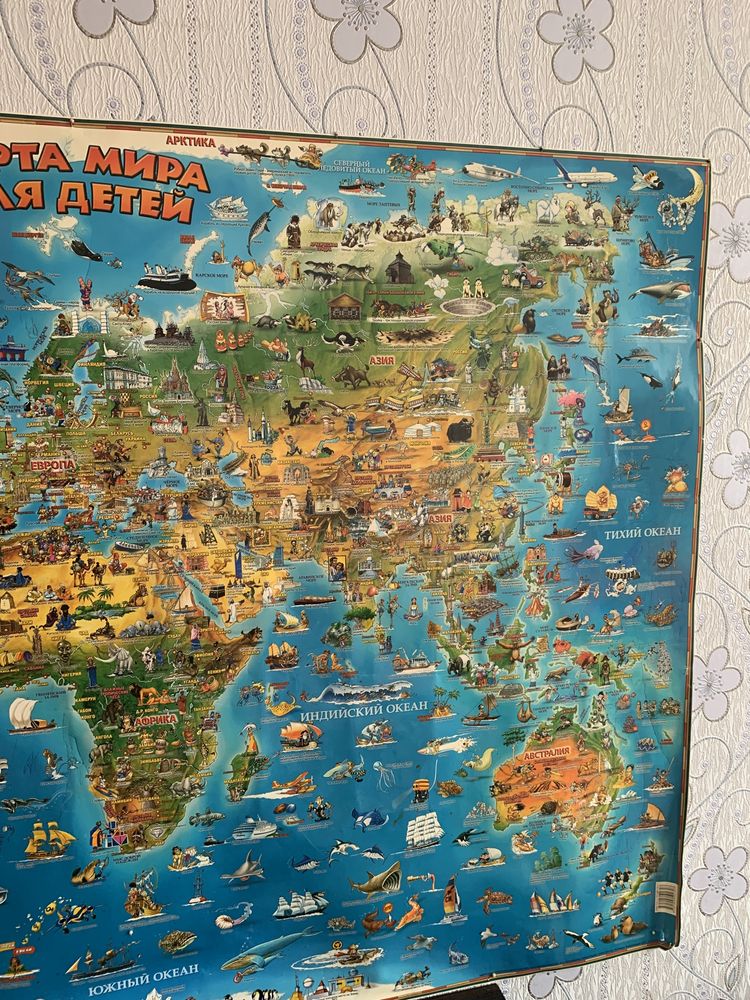 Продам настенную карту мира