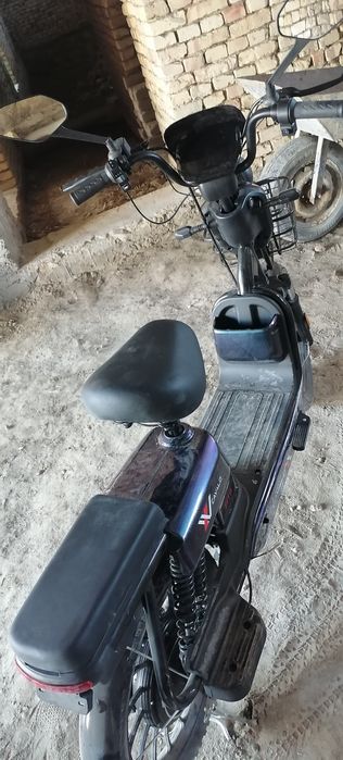 Скутер срочно сотилади