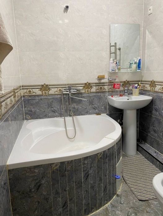 Продается 3/3/9 квартира Карасу-6