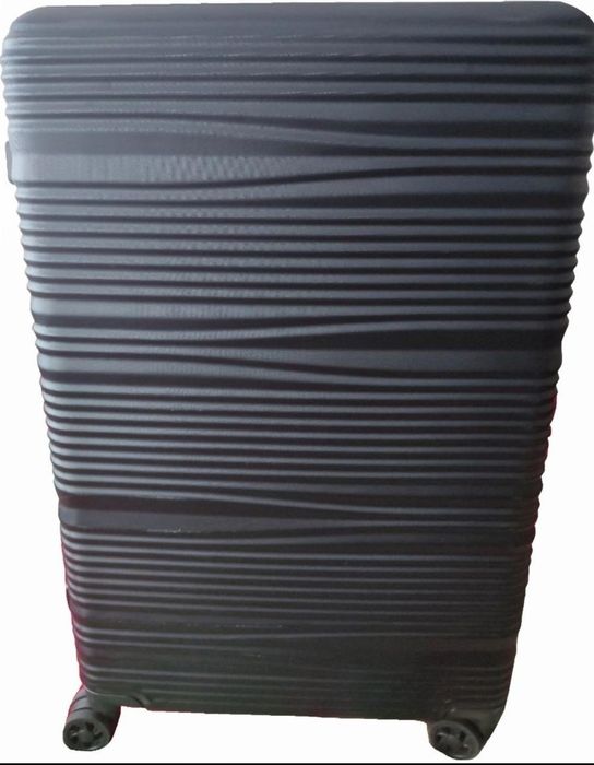 Продам чемодан в хорошем состоянии