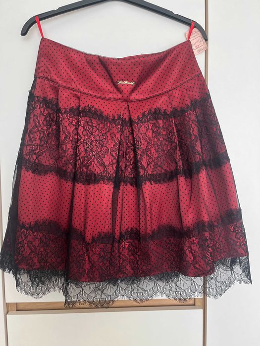 дамска пола сатен чисто нова