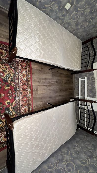 Кровать с матрасом