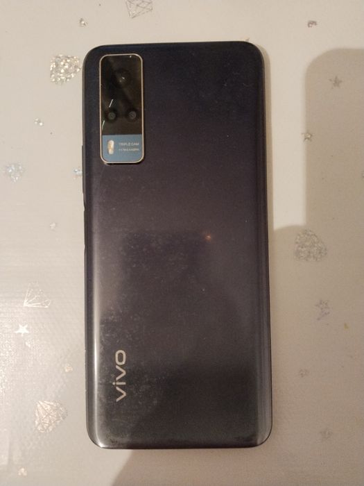 Продаю Vivo Y53.