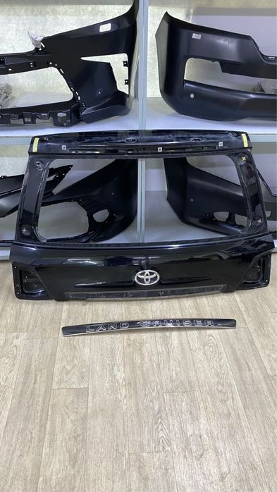 Крышка багажника б/у оригинал Тойота Ленд Крузер Toyota Land Cruiser