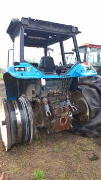 Dezmembrez  new Holland 8870