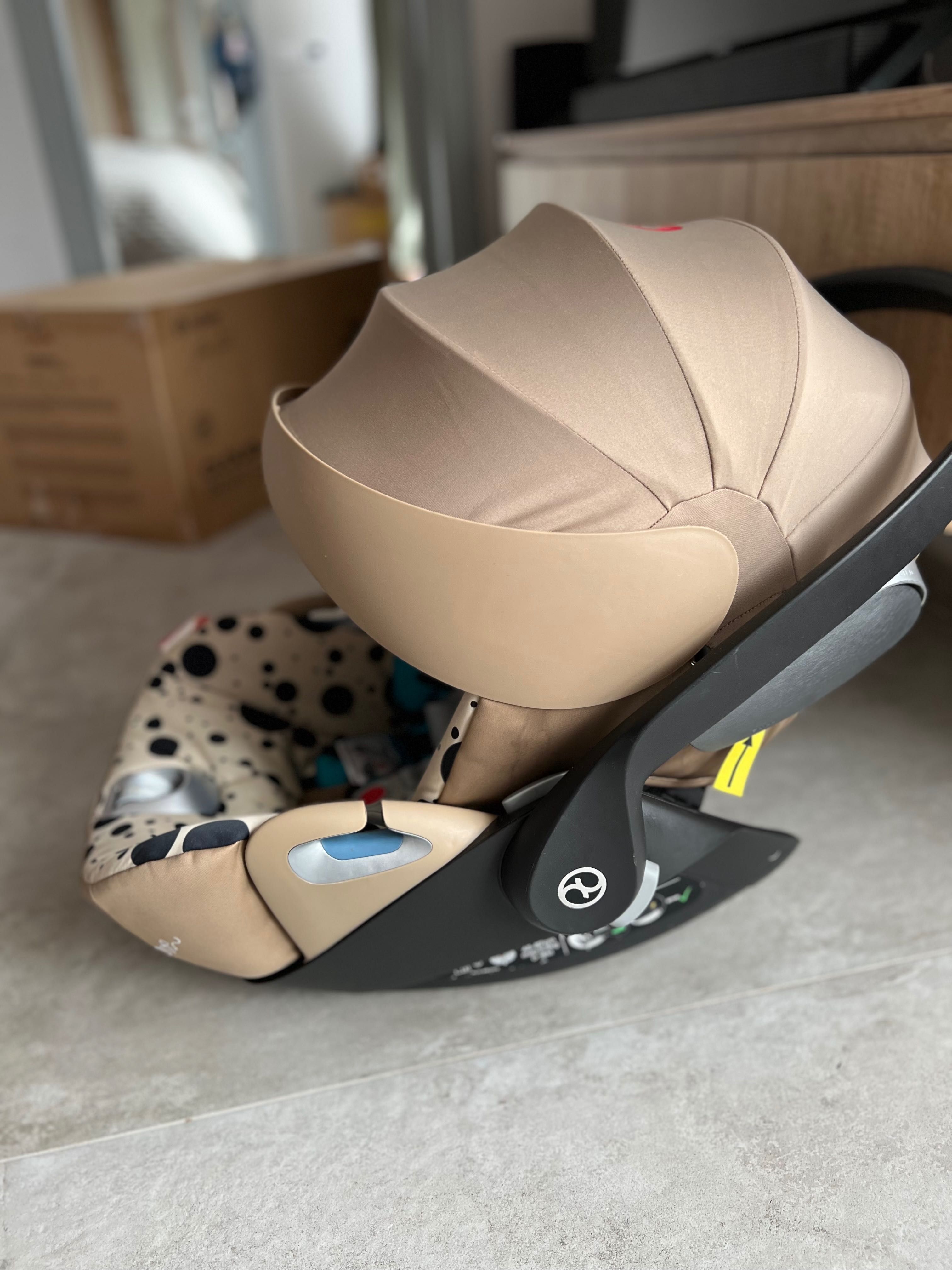 Стол за кола Cybex Cloud Z i-size Karolina Kurkova Fashion Collection