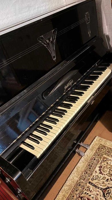 Продаётся пианино