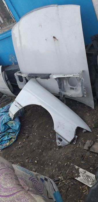 Toyota crown 141  капот ,телевизор,крыло,двери