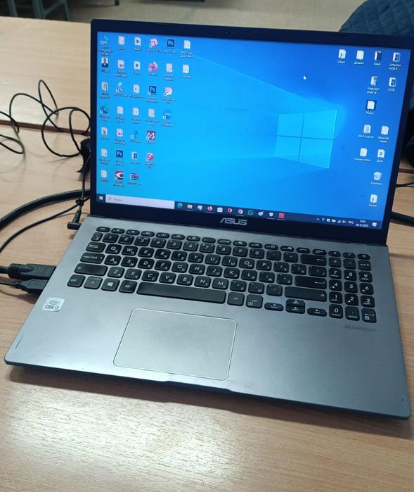 Asus ноутбук сатылады.