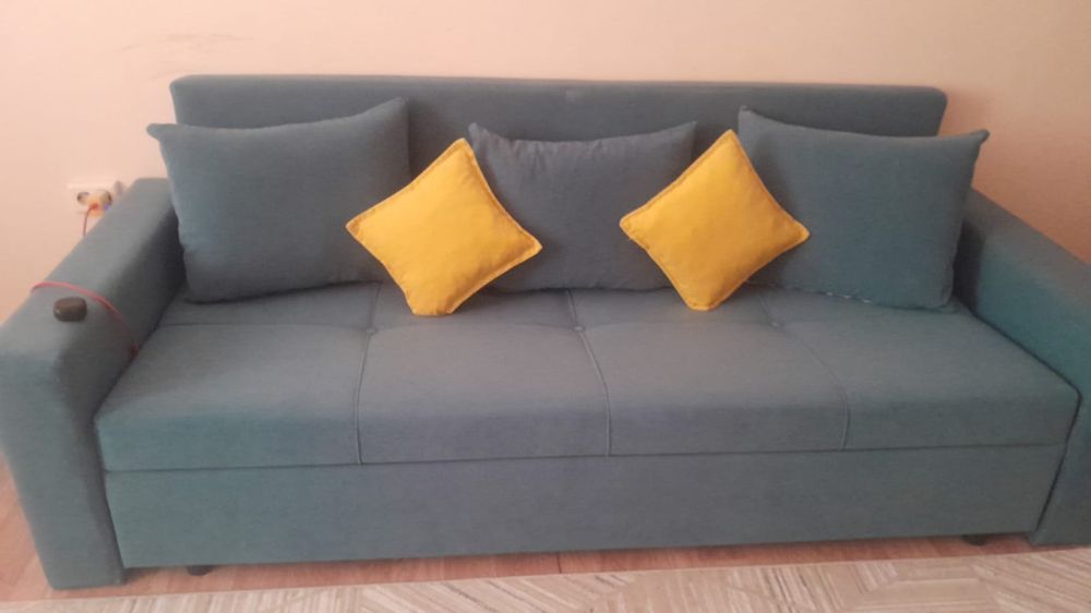 Продам диван в отличном состоянии.