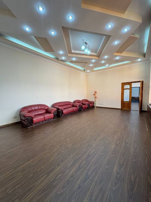 Продается дом 6 соток + помещение 250 м²