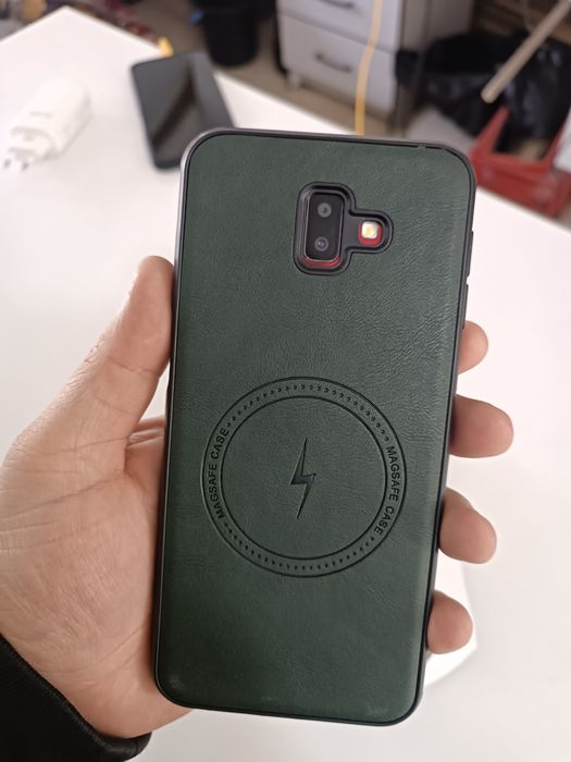 Samsung J6+ sotiladi.