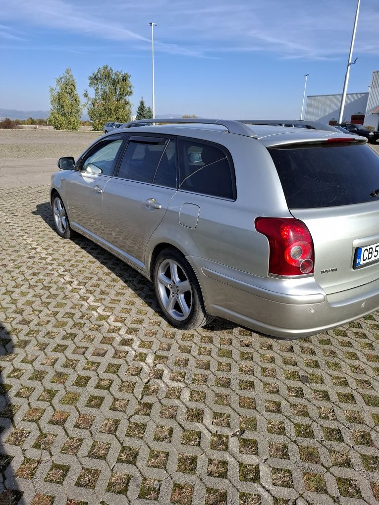 Тойота Авенсис 2,2 Д4Д кожа