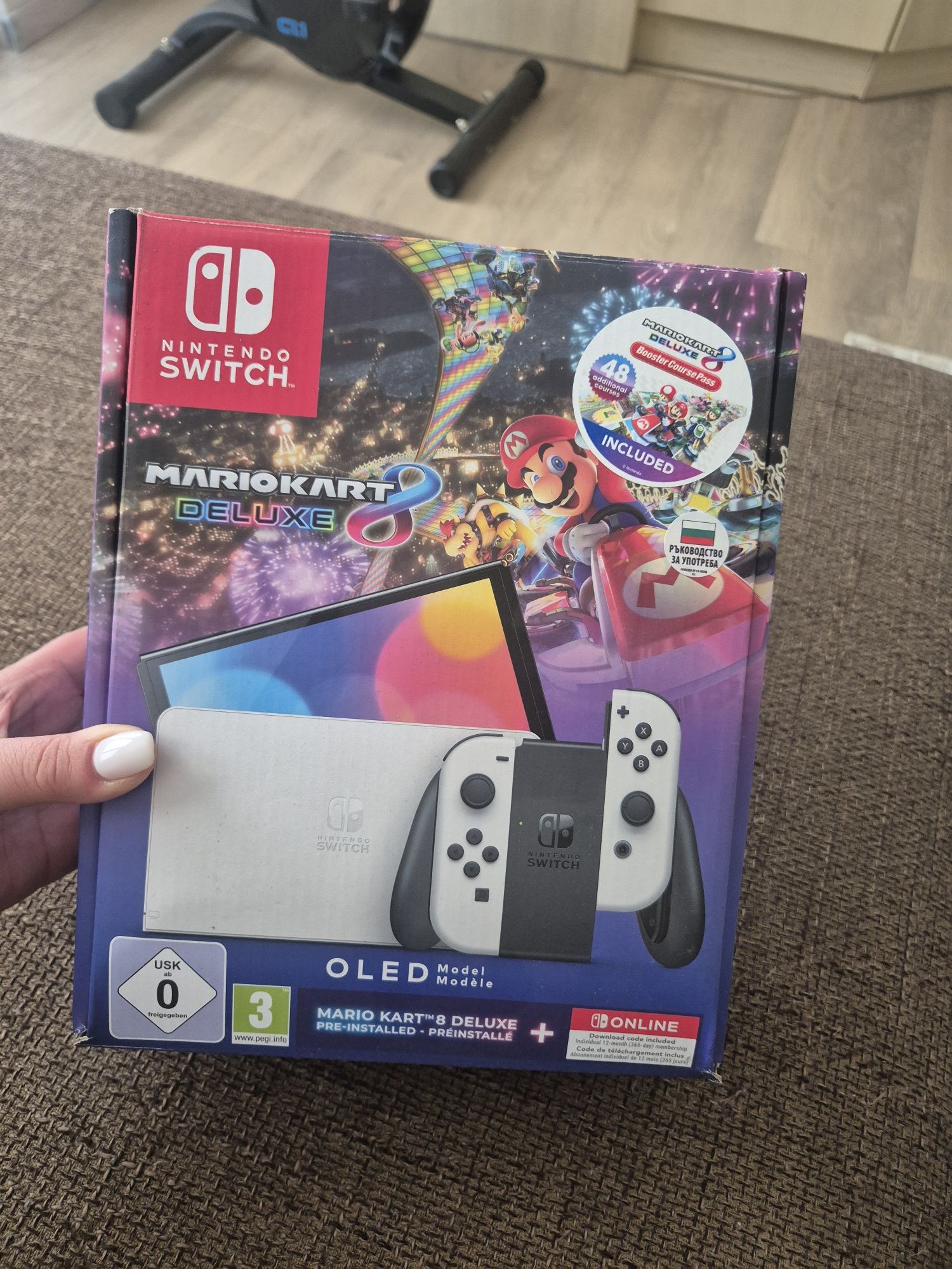 Nintendo Switch бял