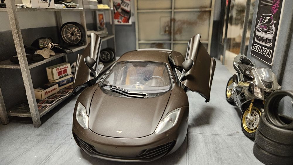 DieCast модел McLaren MP4 12C 1:18 Minichamps