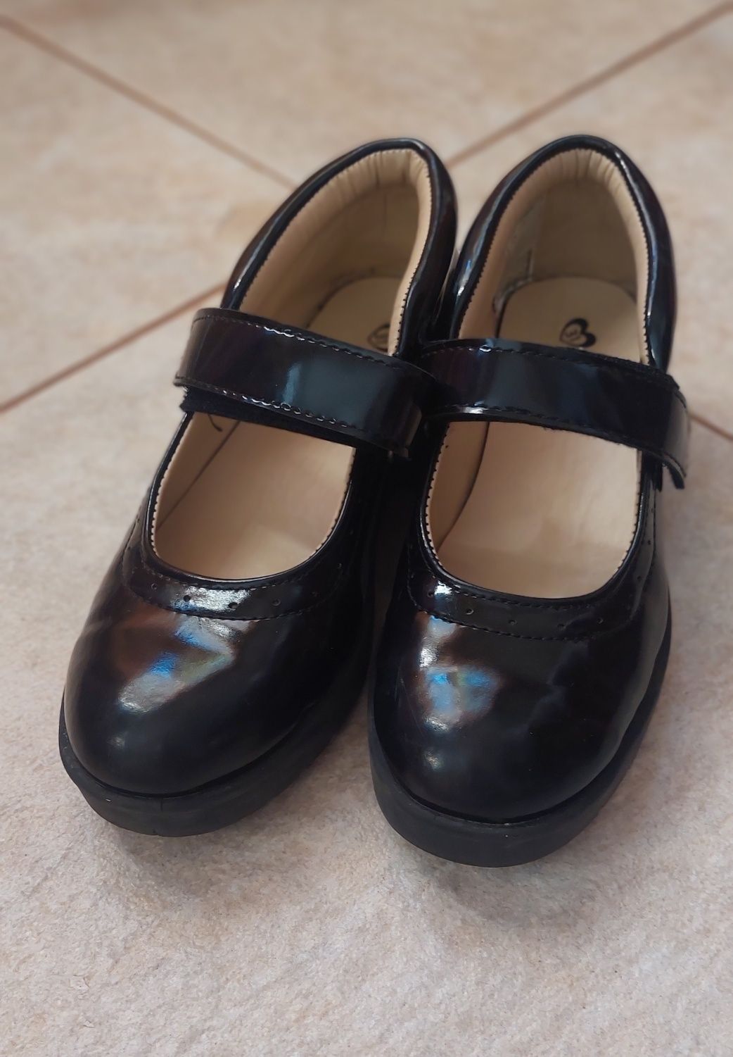 Лачени обувки за момиче - 31 размер
