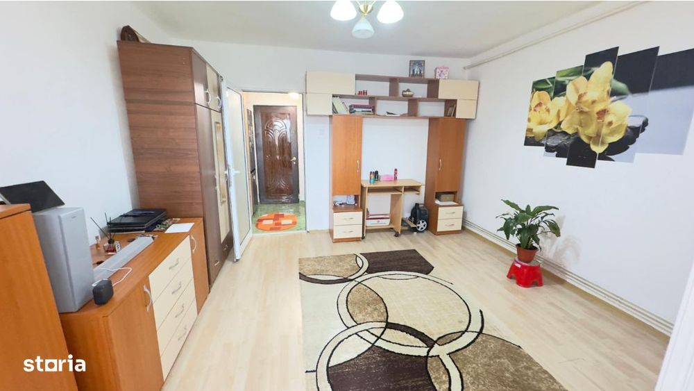 Vanzare garsoniera mobilata etaj intermediar, zona Noua