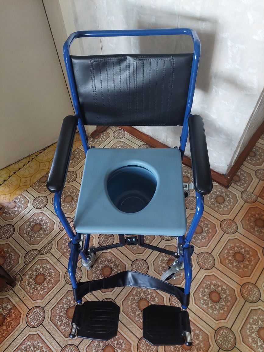 Кресло-Коляска со съёмным горшком