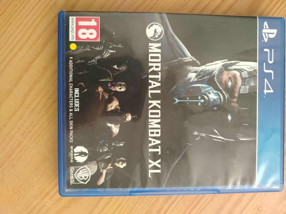 Vand 3 jocuri ps 4+o maneta