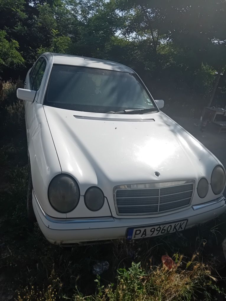 Мерцедес Е250 ЗА ЧАСТИ