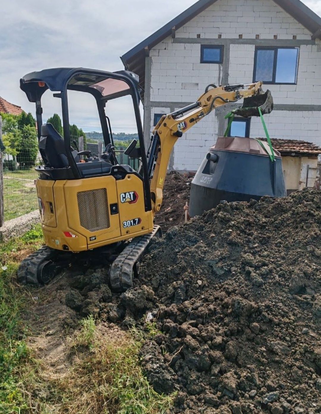 Inchiriez miniexcavator