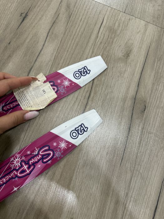 Продаю лыжи, крепления и палки для девочки (рост 120 см)