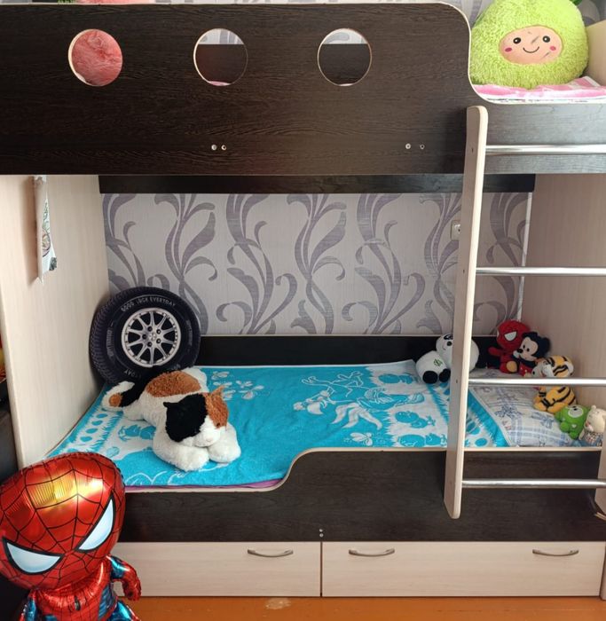 Продам двухъярусную кровать