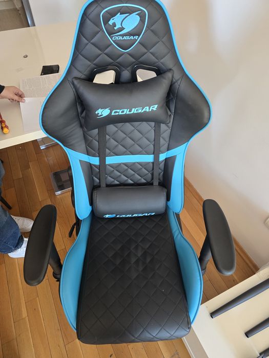 Чисто нов стол Cougar