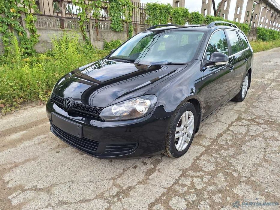Dezmembrez Volkswagen Golf (AJ5) Variant 1.6 TDI CAYC 2010