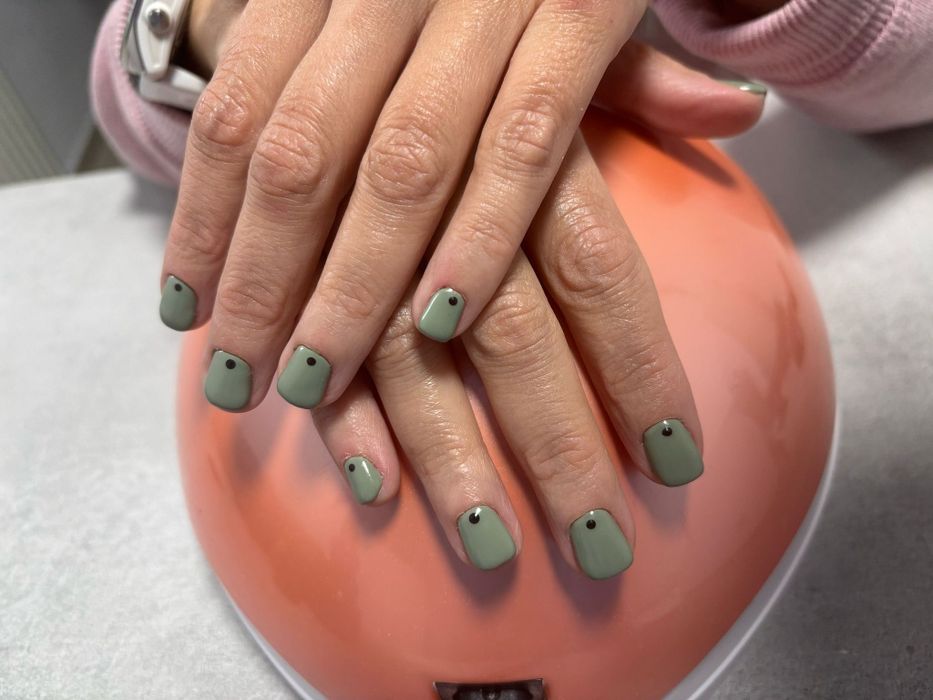 Manichiura semi permanent