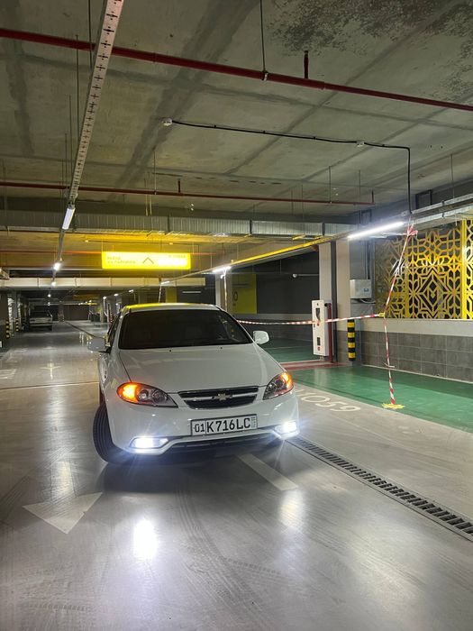 Gentra 2022 AT srochno sotiladi