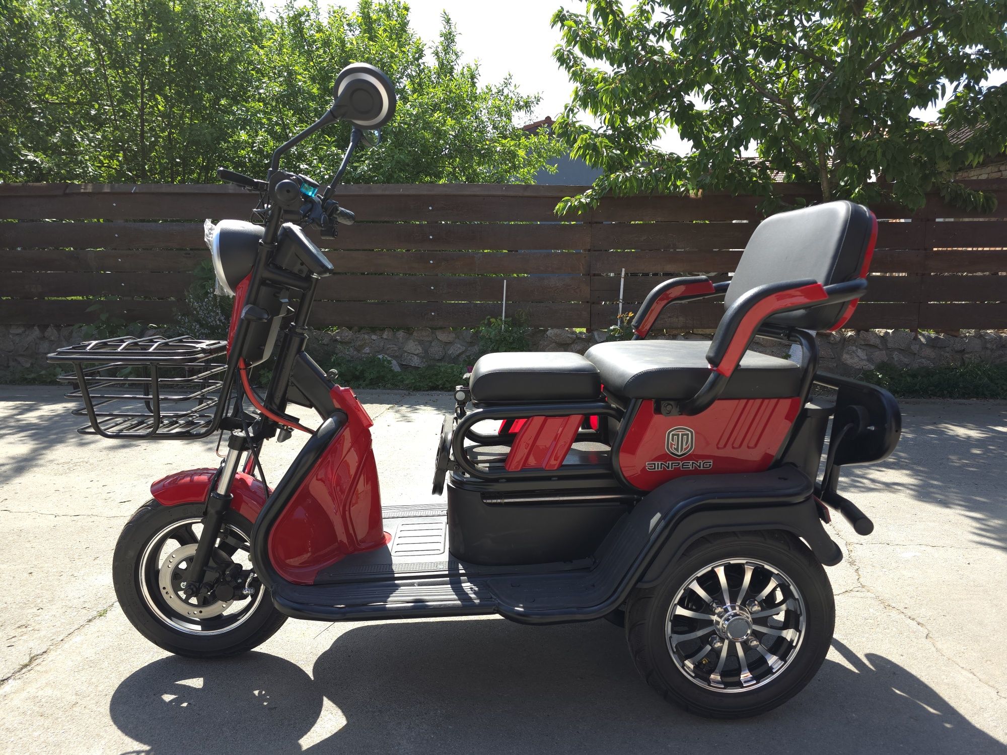 Vând bicicleta electrica nouă