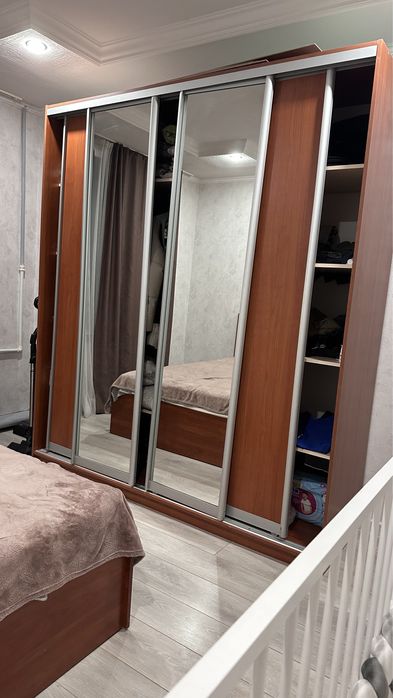 Продам кровать и шкаф купе