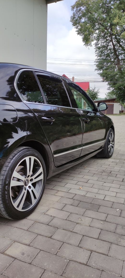 Vind SKODA SUPERB Din 2015