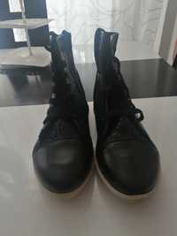 Летни обувки черни с златисто