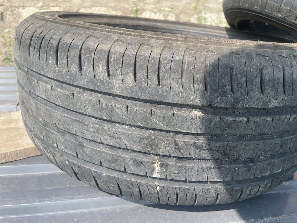 Продам шины 235/45/17